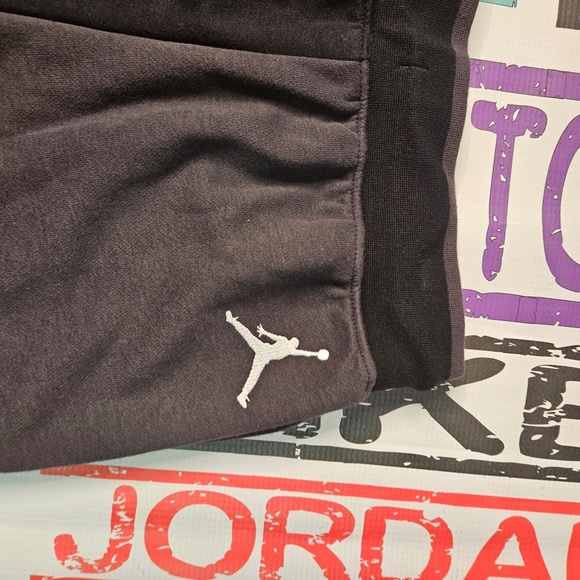 Sz large kids Jordan shorts - Picture 6 of 8